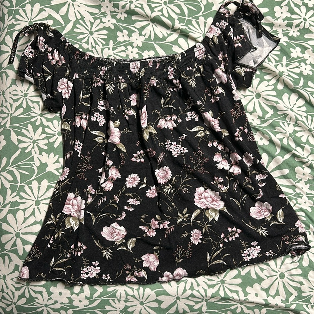 American eagle off the shoulder top